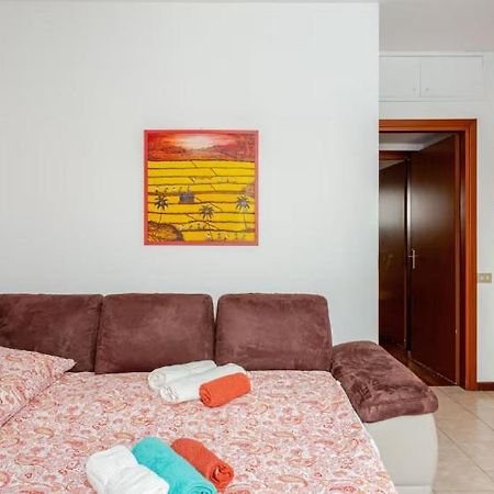 For 5 People 300 Meters From The Metro In A Great Area Apartment Milan Exterior photo